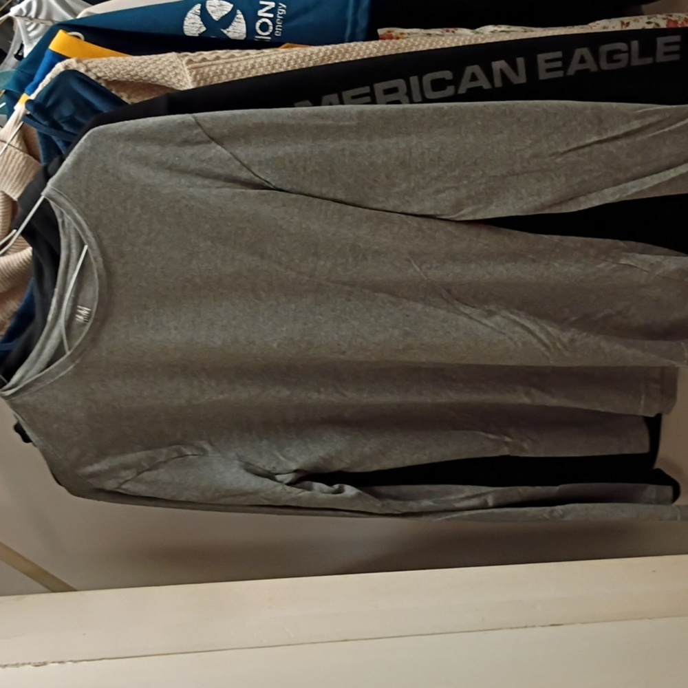 H&M Gray Long Sleeve Tee